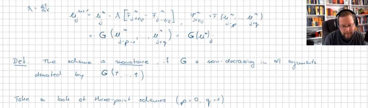 Dozent schreibt mit Pen Display
